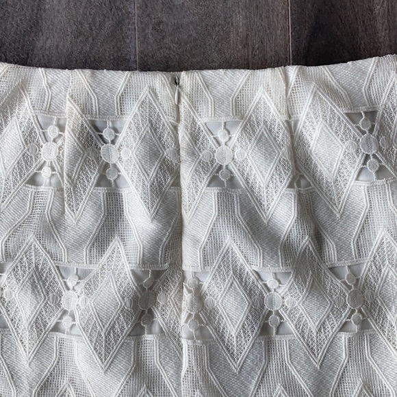 Women’s Forever21 white lace overlay skirt - Picture 7 of 8